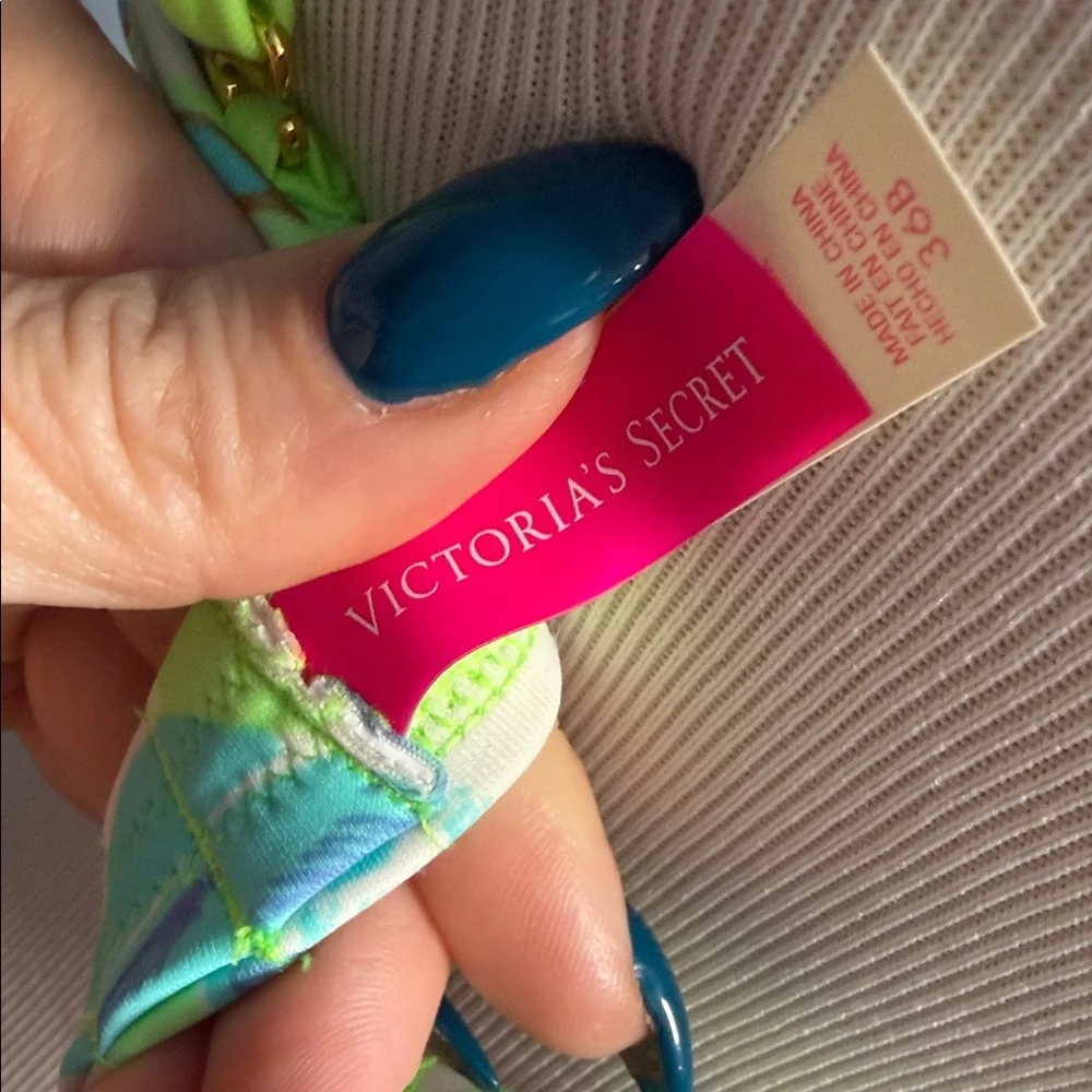 Victoria's Secret Green and Pink Floral Bra - Picture 4 of 4